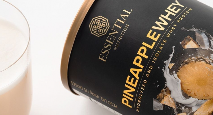 Whey protein sabor abacaxi com água de coco